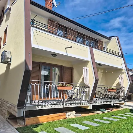 Srecko-3 By Interhome