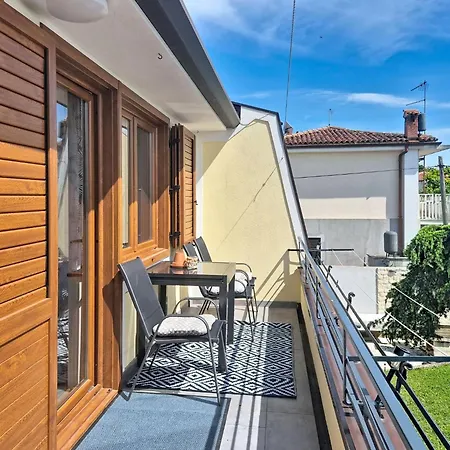 Srecko-3 By Interhome Apartman Umag